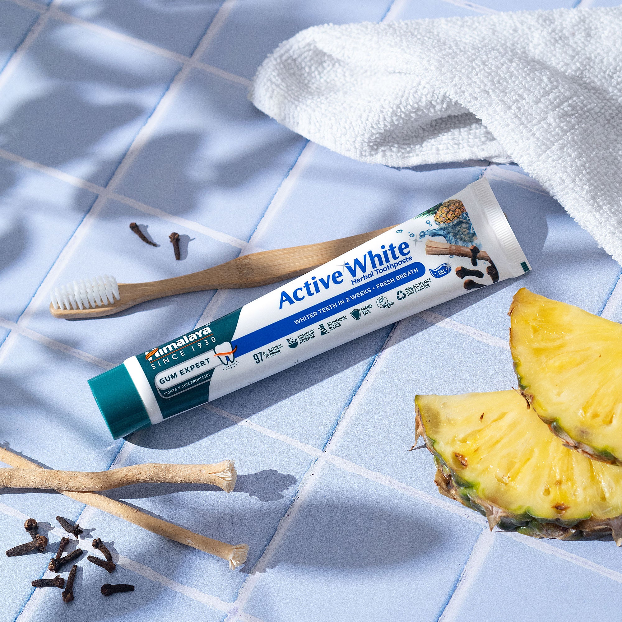 Himalaya Gum Expert - Active White Fresh Gel Zahnpasta - 75 ml - Image 3